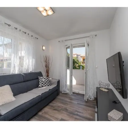 Modern In Pako Tane With Barbecue Apartman
